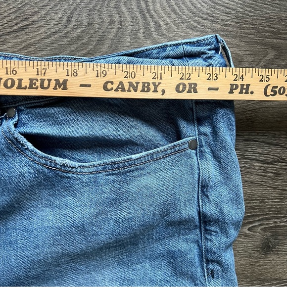 Torrid Mom Straight Vintage Stretch High-Rise Jean Button Fly Women's size 28 - Picture 10 of 12